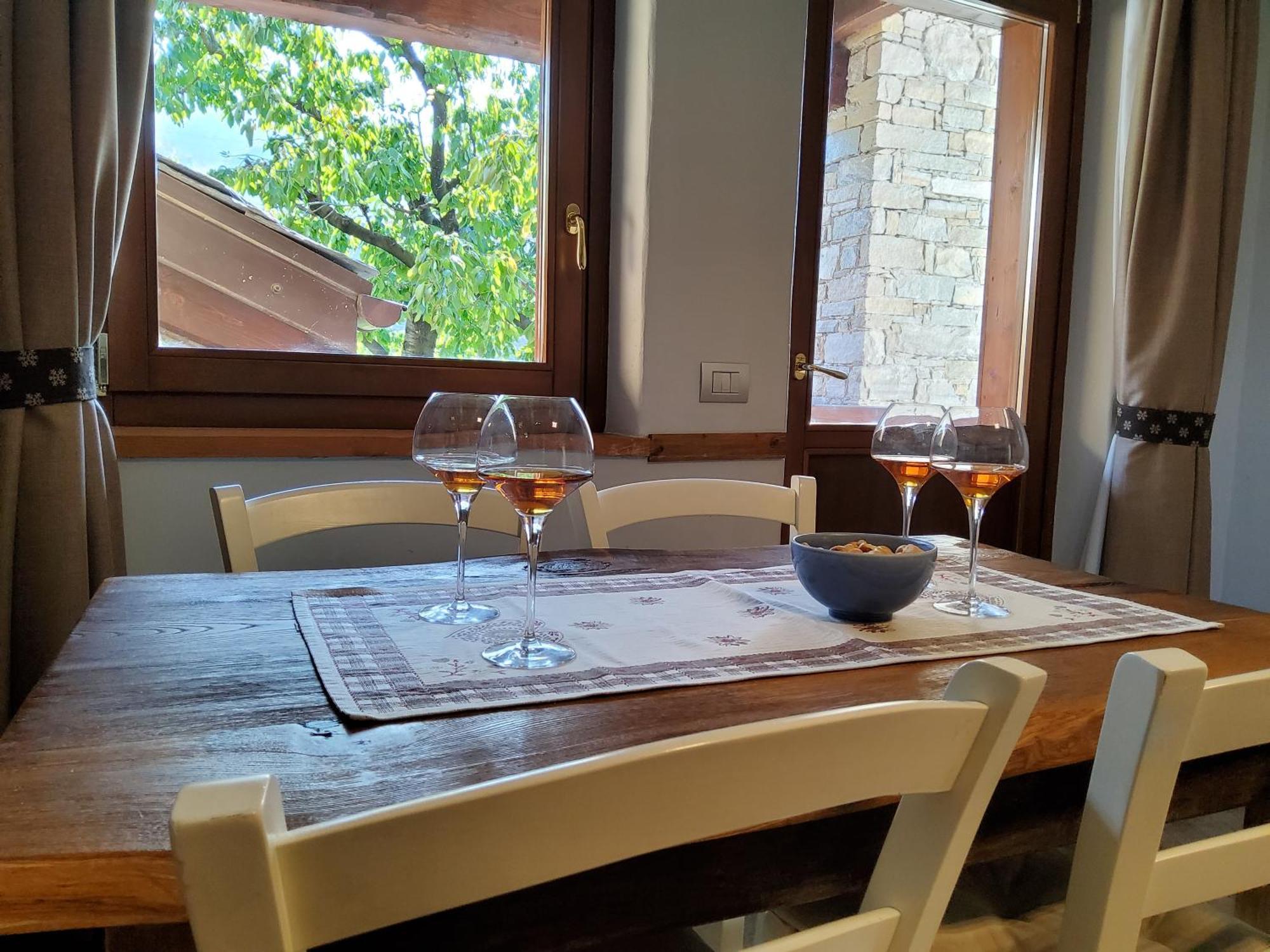 Aparthotel La Vigne De Papagran Charvensod Exterior foto