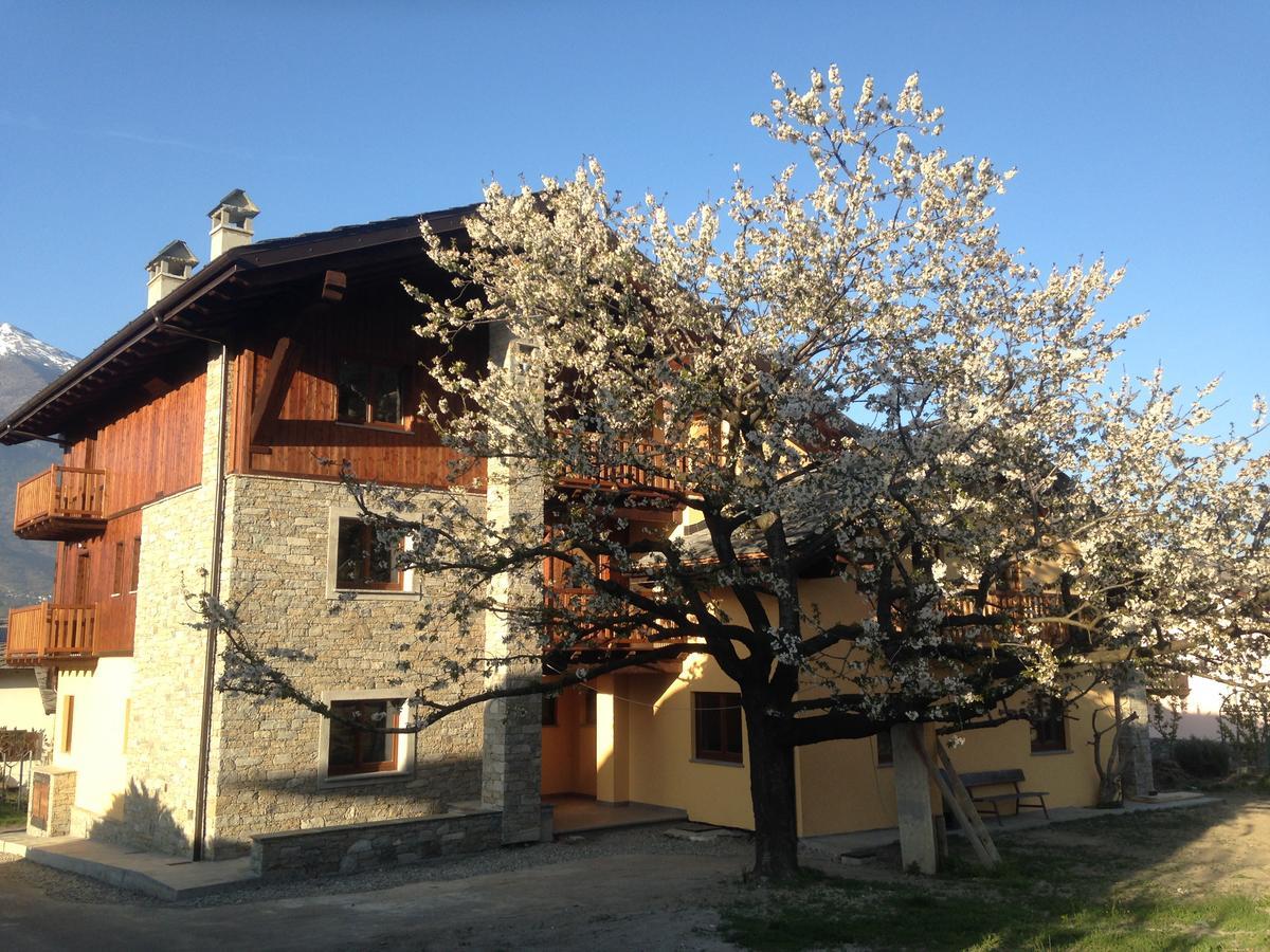 Aparthotel La Vigne De Papagran Charvensod Exterior foto